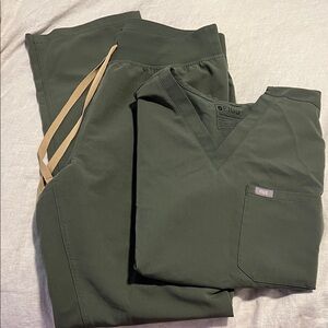 Figs Women’s Olive Green Set size medium